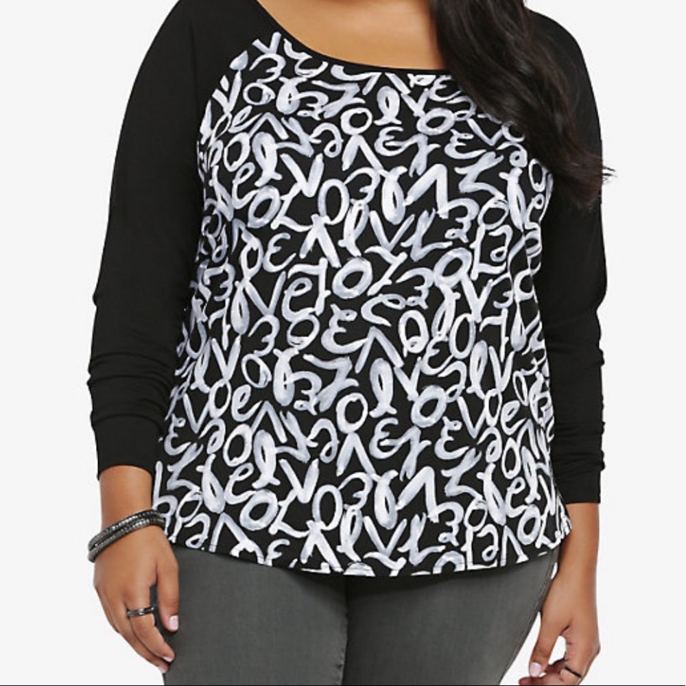 LONG SLEEVED LOVE RAGLAN TOP
